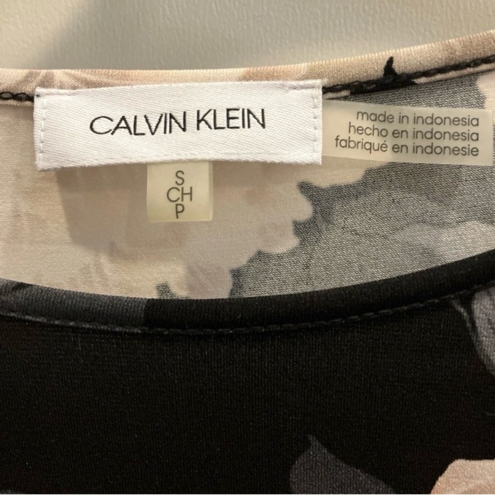 Calvin Klein Black and Cream Floral Blouse - Picture 3 of 3